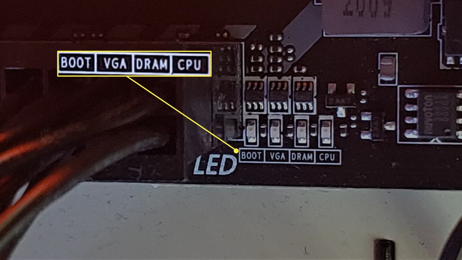 001_meaning-of-red-light-on-motherboard-5189456-f5976c1aad31470797846202dbdcf2da.jpg