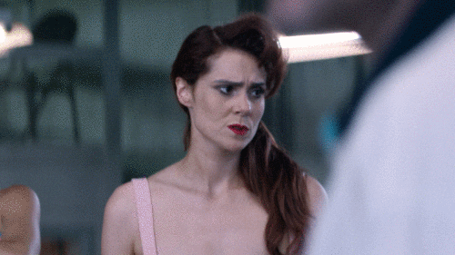 3oKIPmgOs6djafUMRW.gif
