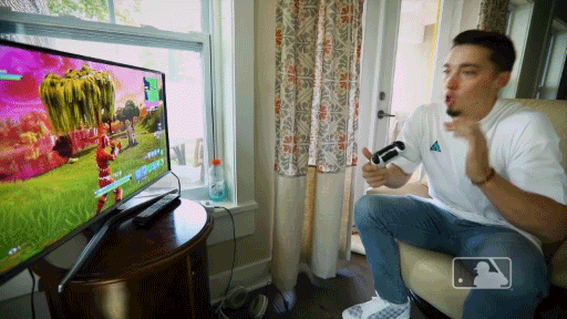 5UxOavtRUJ1ZloxI1m.gif