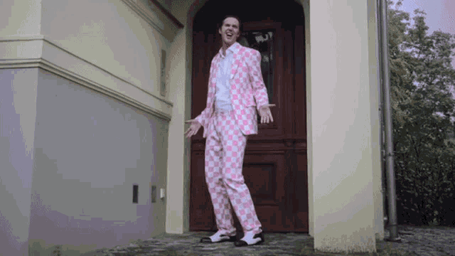 66051E8D-A6A9-4506-902D-E098D0682E58.gif