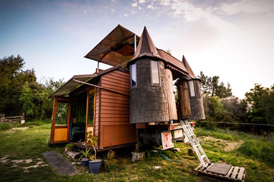 a3c49145-12ed-4a6f-bae4-ed6b5601bc0d-3. chateau-on-wheels-new-zealand-exterior.jpg