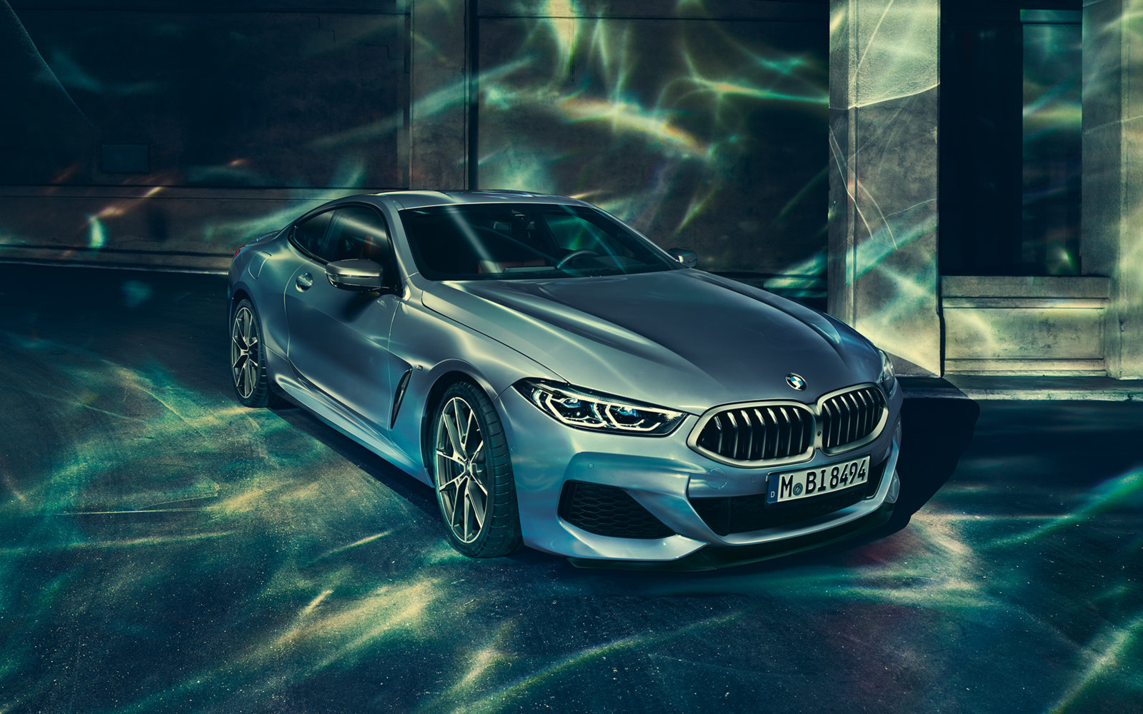 bmw-8series-coupe-gallery-wallpaper-02.jpg.asset.1527577197149.jpg