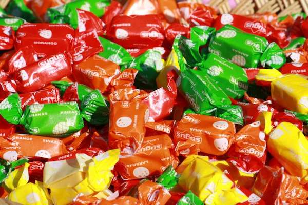Bonbons-Taefeli-Suesswaren-Suessigkeiten-Schleckzeug-Sugus-.jpg