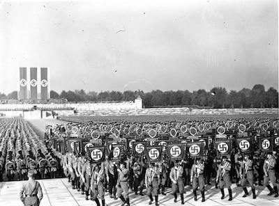 Bundesarchiv_Bild_183-H12148,_Nürnberg,_Reichsparteitag.jpg