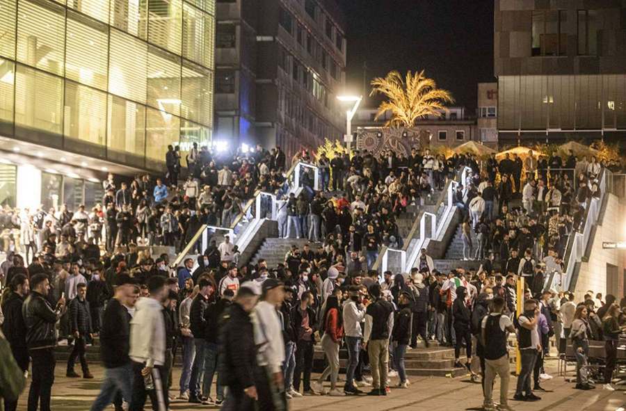 crowd.jpg