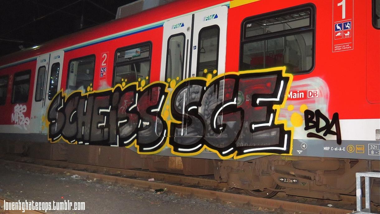 die-graffiti-provokation-der-nrnberger-ultras-in-ffm-body-image-1463668906.jpg