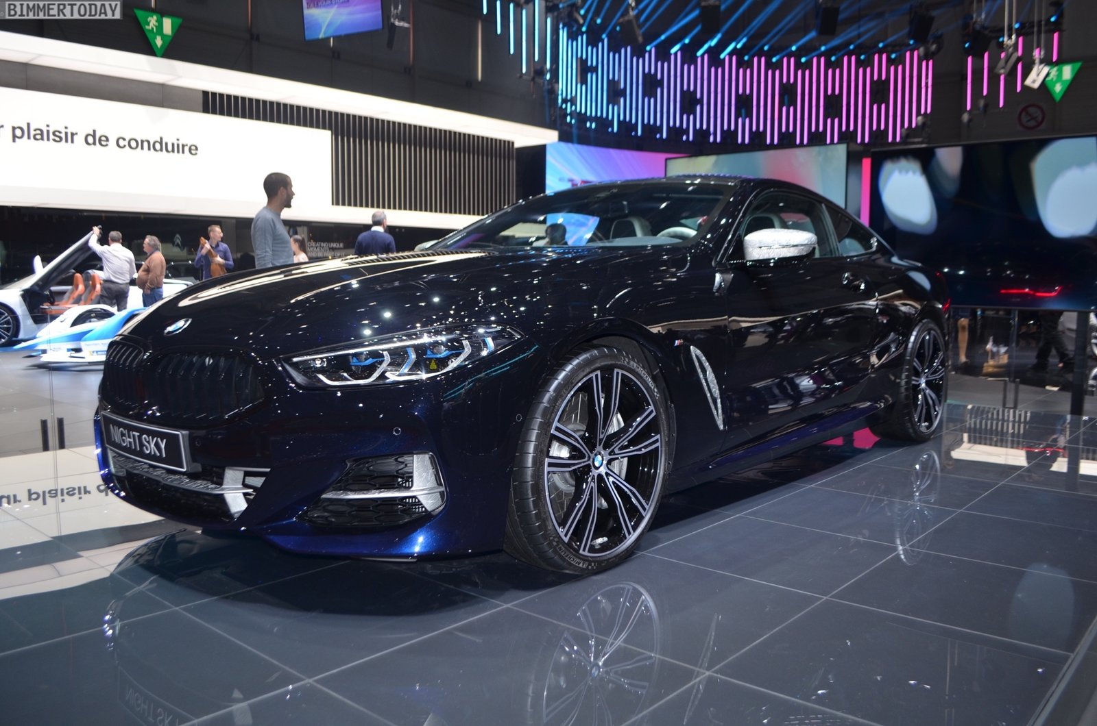 Genf-2019-BMW-M850i-Night-Sky-8er-G15-Live-01.jpg