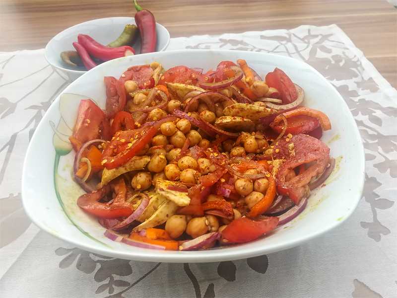 hoellenfeuer_salat.jpg