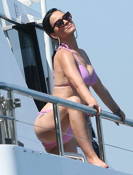 Katy-Perry-in-Pink-Bikini-2.jpg