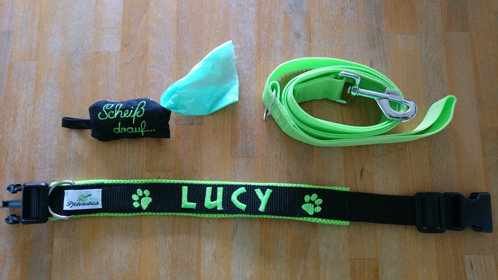 Lucy Halsband.JPG