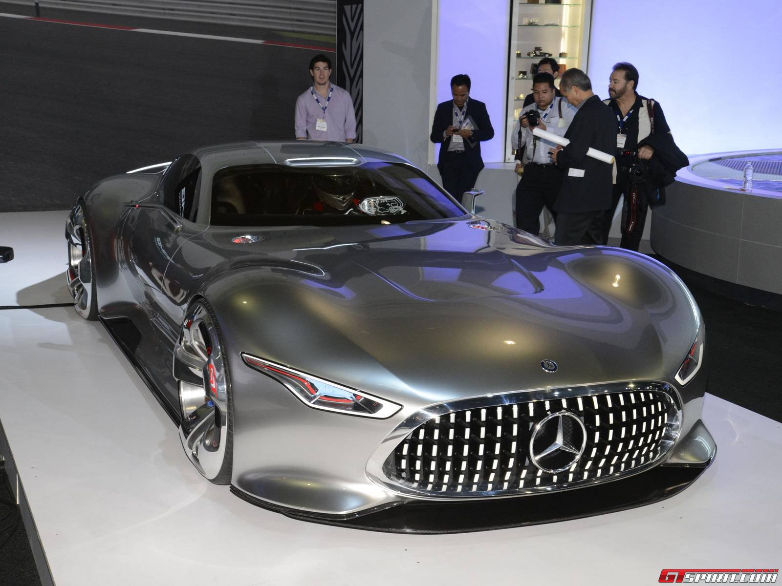 mercedes-benz-amg-vision-gran-turismo-7.jpg