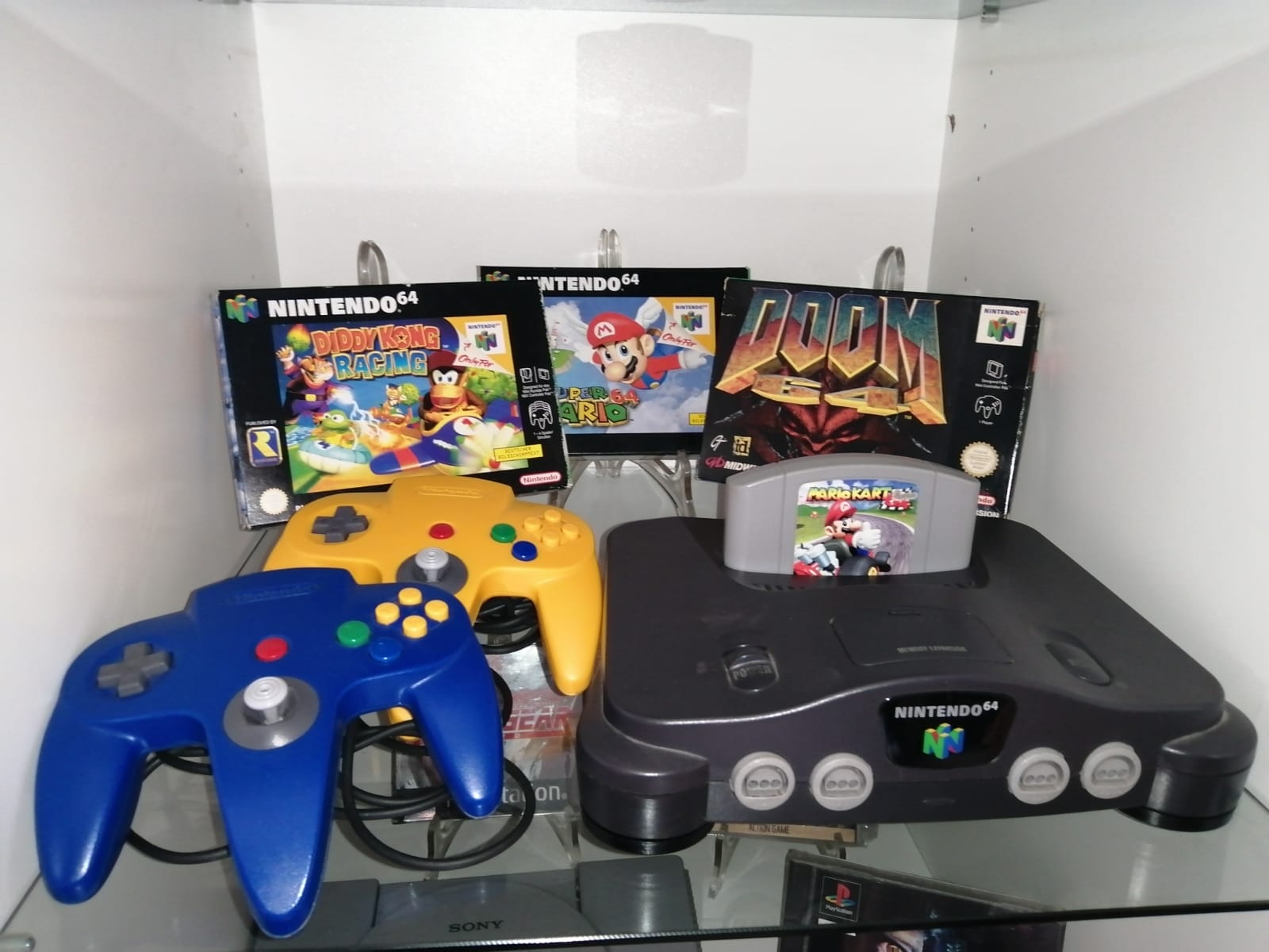 n64 vitrine.jpg