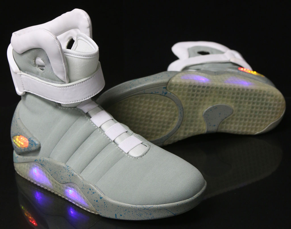nike-mag-back-to-the-future-costume-shoes-01.jpg