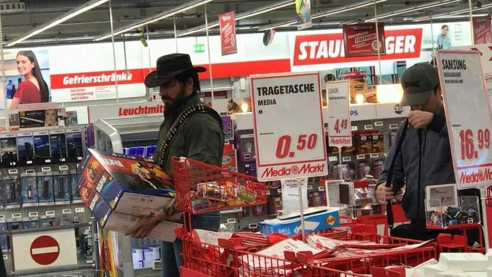 rdr2 cosplay.png