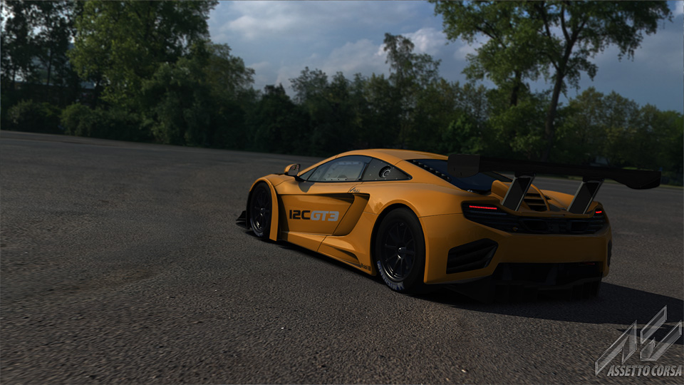 Showroom_mclaren_mp412c_gt3_3.jpg