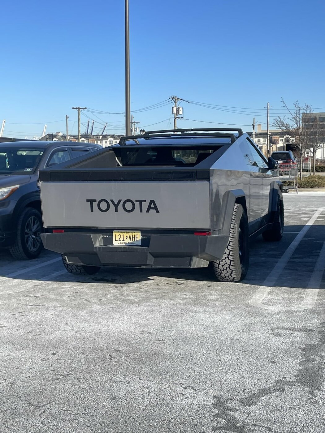 toyota-cybertruck-v0-uexqdcko5lke1.jpeg