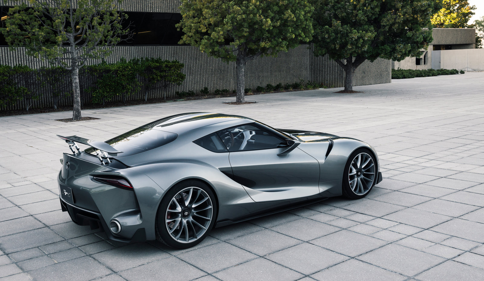 toyota-ft-1-grau-profil.jpg