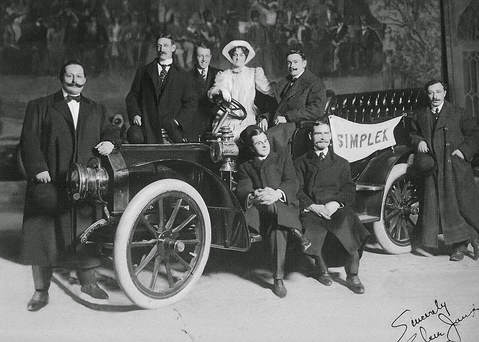 Women+and+Automobiles+from+the+Early+20+Century+(3).jpg