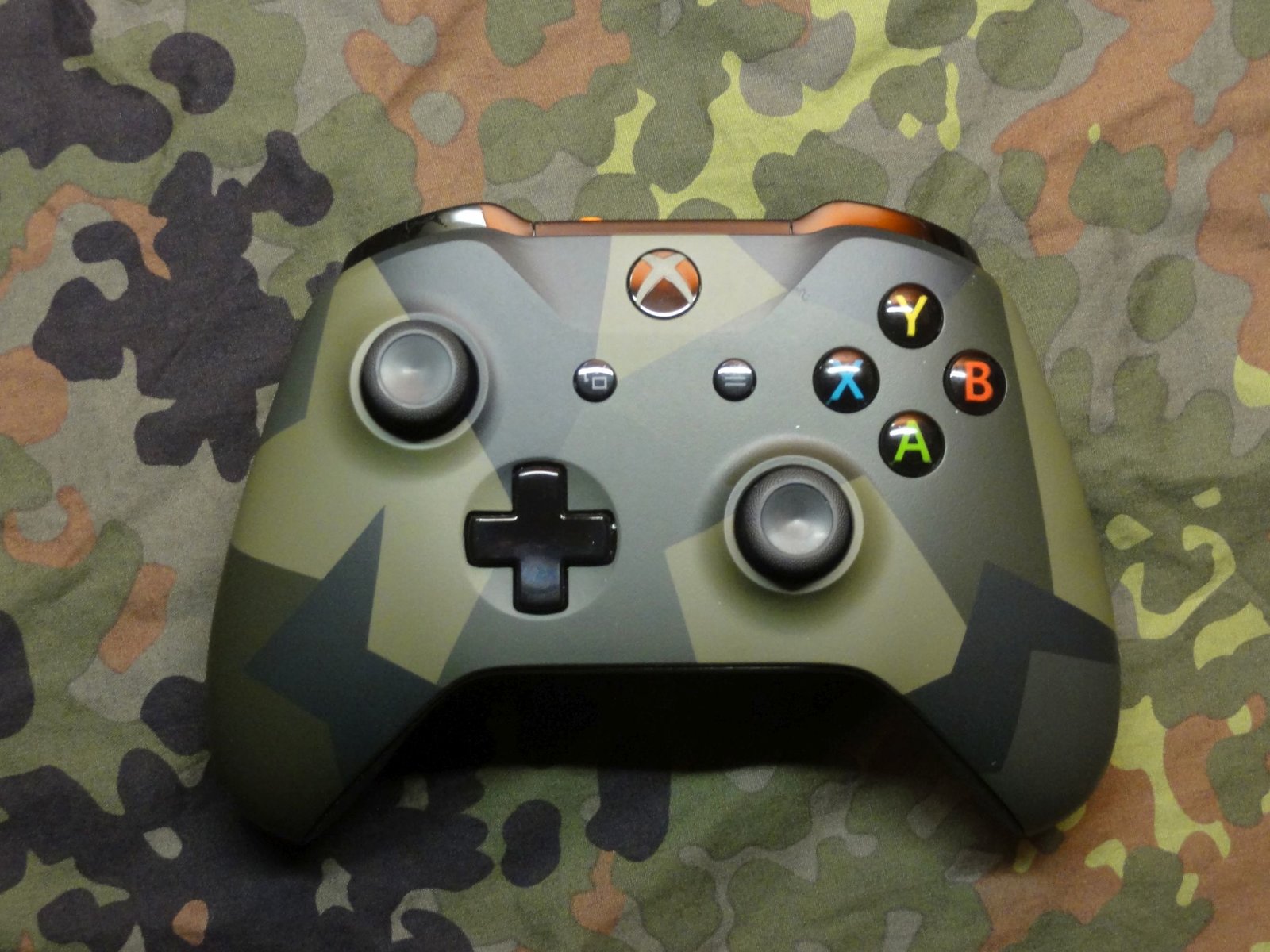xb1 army green 2.jpg