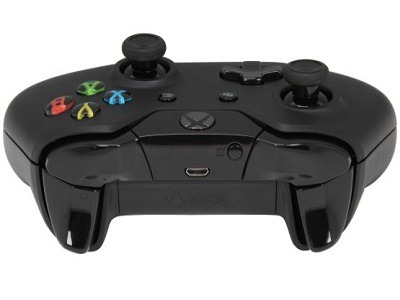 Xbox-One-Wireless-Controller-with-Play-and-Charge-Kit-2.jpg