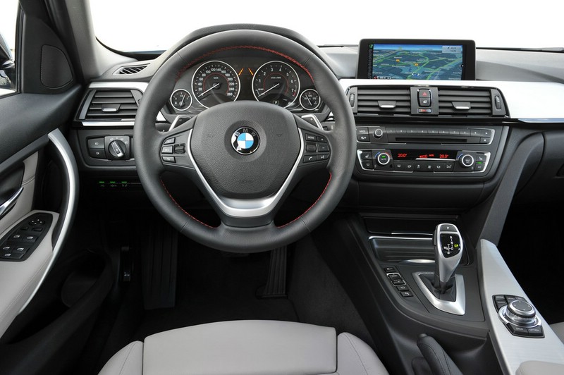 BMW-Active-Hybrid-3-Cockpit.jpg