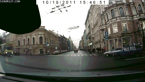 funny-gifs-driving-in-europe.gif