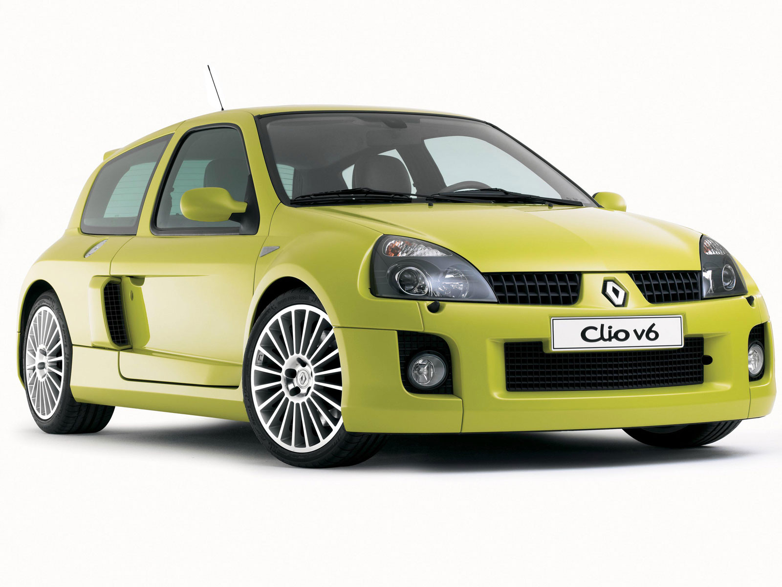 RENAULT-CLIO-V6-renault-31466536-1600-1200.jpg