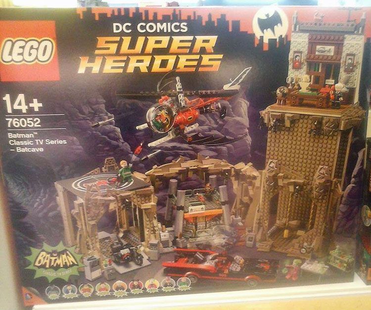 lego-superheroes-76052-batcave2.jpg