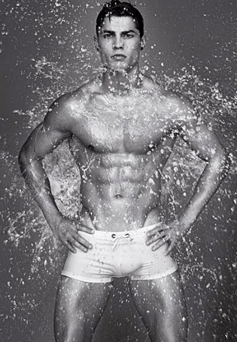 Cristiano_Ronaldo-in-underwear-Hot_Wallpapers.jpg