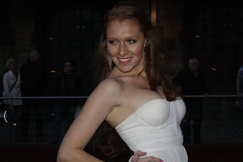 georgina-hat-spass-auf-der-playboy-party-r2.jpg