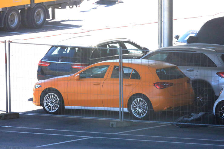 Erlkoenig-Mercedes-A-Klasse-fotoshowBig-bdba0e47-1128547.jpg