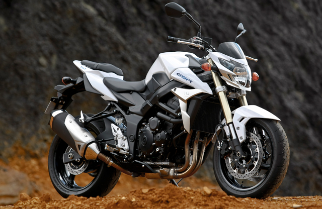 suzuki-gsr_750_0.jpg