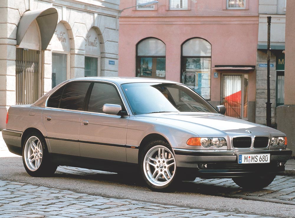 1002_020807_1_bmw_740i_1000.jpg