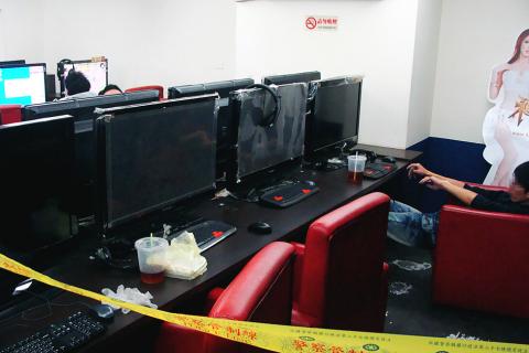 P01-120204-A1.jpg