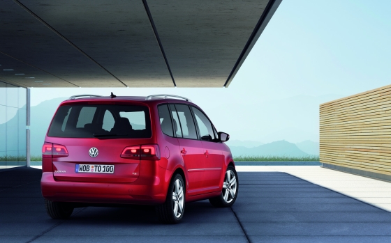 VW-Touran-2011-005.jpg