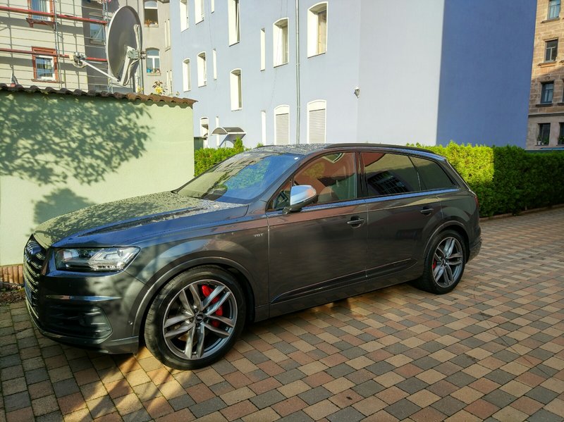 29979651ni.jpg