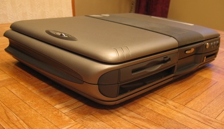 folding_laptop_03.jpg