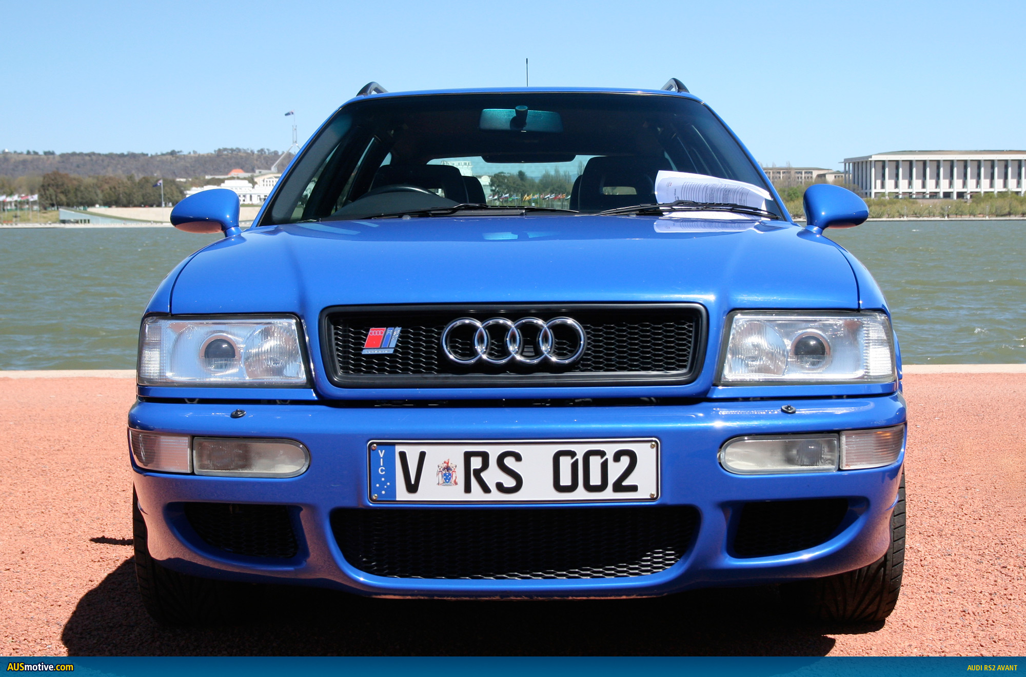 Audi-RS2-Avant-10.jpg