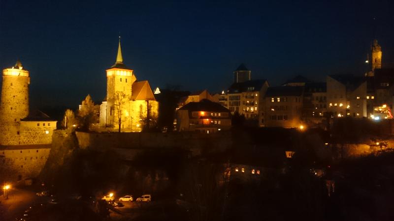 24031462ue.jpg