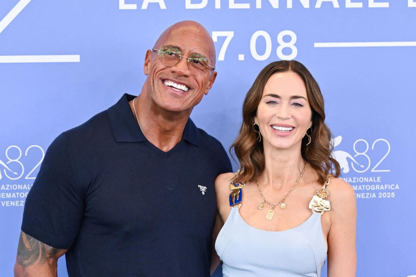 dwayne-johnson-emily-blunt.jpg