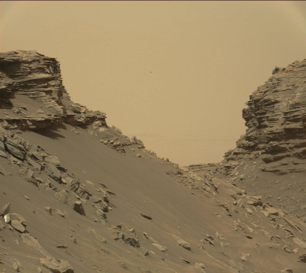 mars-curiosity-rover-msl-rock-layers-PIA21042-br2.jpg