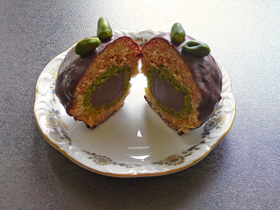 522056-960x720-mozartkugel-cake-pops.jpg