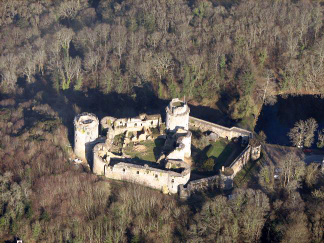 Chateau_de_Tonquedec.jpg
