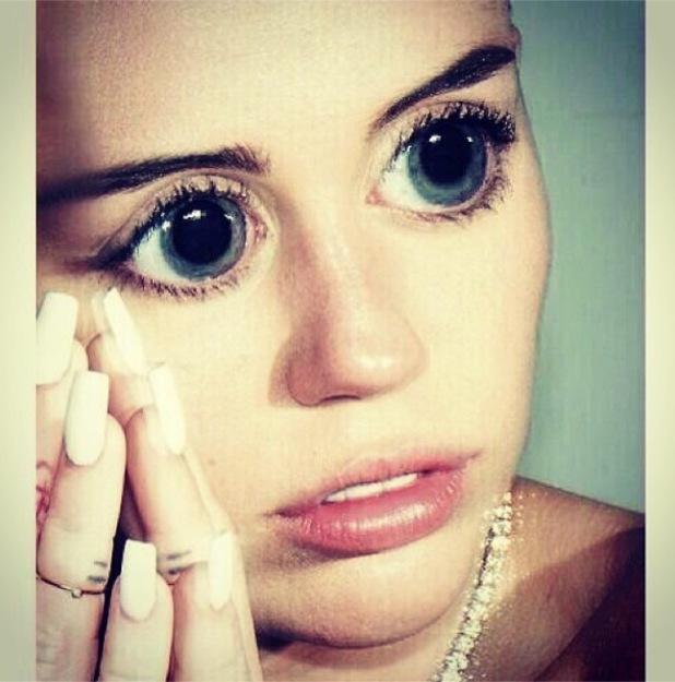miley-cyrus-big-eyes.jpg