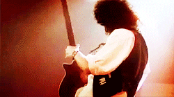 11691CpDnwARAQ.gif