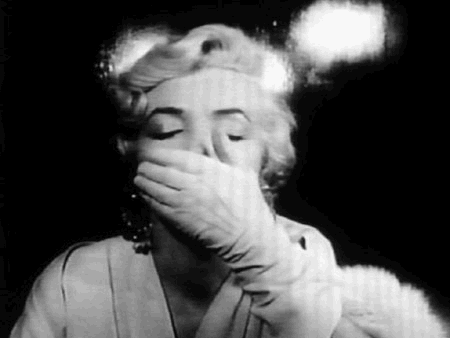 marilyn-monroe-kiss.gif