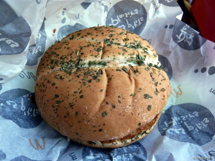 grande_506_mcdonalds_BE_ptit_chicken_napoli_03.jpg