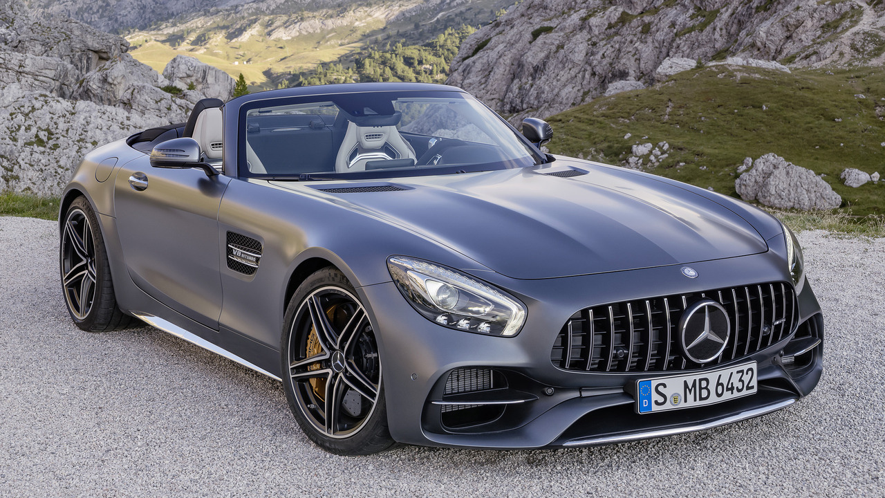 2018-mercedes-amg-gt-roadster.jpg