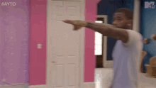tenor.gif