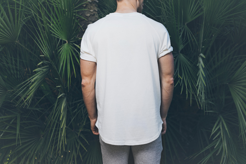 maenner-shirt-mit-abgerundeten-saum.jpg